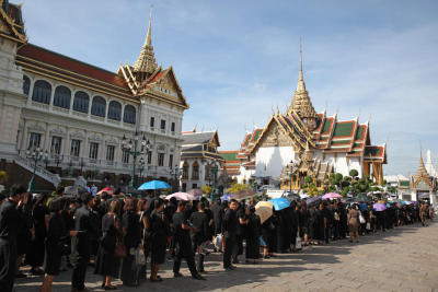 บรรยากาศประชาชนเข้าถวายพระบรมศพ
