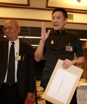 เบสท์ริน ยื่นหนังสือ พรเพชร ร้องตรวจสอบกรมศุล คดีรถ NGV