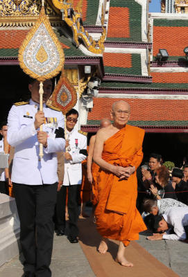 เตรียมโปรดเกล้าฯ สมเด็จพระสังฆราช /// (รูปพูล)
