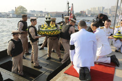 ผู้แทนพระองค์ร.10 ร่วมพิธีกงเต๊กสงฆ์จีนถวายร.9