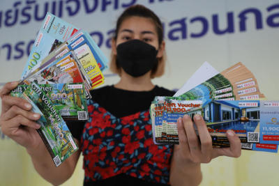 ทนายรัชพล ศิริสาคร จะพาผู้เสียหายประมาณ 60 คน ซึ่งส่วนมากเดินทางมาจาก จ.ชลบุรี จะเข้าร้องเรียนต่อ พล.ต.ท.จิรภพ ภูริเดช ผู้บัญชาการตำรวจสอบสวนกลาง กรณีซื้อคูปองที่พัก,อาหาร,กิจกรรม จากบริษัทหนึ่ง แต่เมื่อนำไปใช้ กลับถูกปฏิเสธ