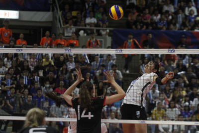 การแข่งขัน Volleyball Nations League ทีมไทยพบทีมเยอรมันนี ที่อินดอร์สเตเดี้ยม หัวหมาก