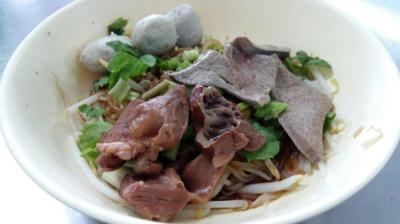 สุขลาวัลย์ ชื่อนี้มีดีที่กวยจั๊บ