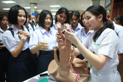 เปิดรั้วโรงเรียนแพทย์ทหารครั้งที่ 21″