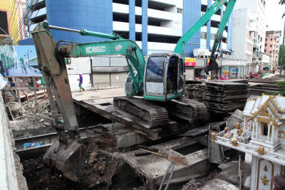 โครงการปรับปรุงภูมิทัศน์และพัฒนาสภาพแวดล้อมรอบเกาะรัตนโกสินทร์บริเวณคลองโอ่งอ่าง