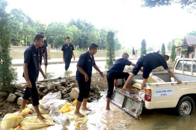 Flood Phetchaburi น้ำเริ่มท่วมในเขตเทศบาลเมืองเพชรบุรี
