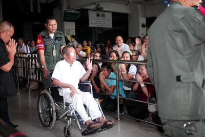อดีตพระพุทธอิสระ อดีตเจ้าอาวาสวัดอ้อน้อย