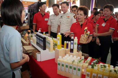 ไปรษณีย์ไทยเพื่อแผ่นดินธรรม แผ่นดินทอง