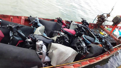 Bike smugglers caught in the act