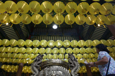 บรรยากาศการทำบุญ ไหว้เจ้าที่ศาลเจ้า