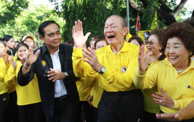 Prayut cool on unelected premier role