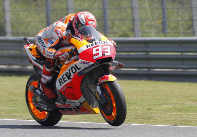 Marquez first to win pole in Buri Ram