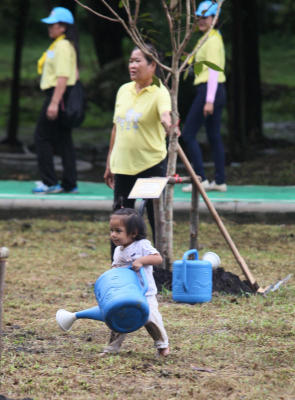 จิตอาสาพระราชทาน ร่วมทำกิจกรรมเนื่องในวันรักต้นไม้ประจำปีของชาติ 21 ต.ค. 61