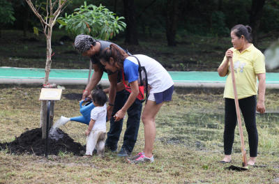 จิตอาสาพระราชทาน ร่วมทำกิจกรรมเนื่องในวันรักต้นไม้ประจำปีของชาติ 21 ต.ค. 61