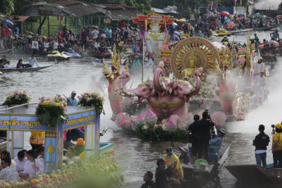 ทะลักงานรับบัวบางพลี หนึ่งเดียวในโลก! ชมประกวดเรือสวย