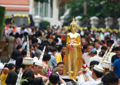 ตักบาตรเทโว