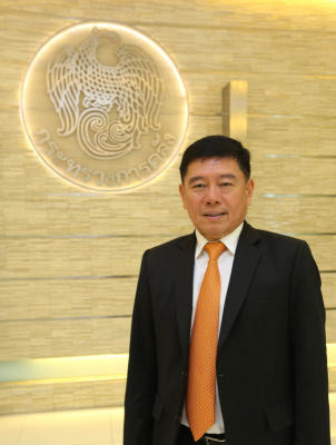 อำนวย ปรีมนวงศ์