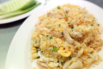 คิดถึงอาหารทะเล คิดถึง ‘สมพงศ์ ซีฟู้ด’