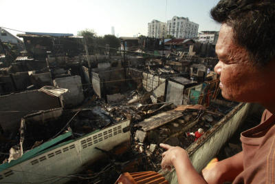 เพลิงไหม้บ้านเรือนประชาชนชนในซอยเจริญกรุง 87 เขตบางคอแหลม