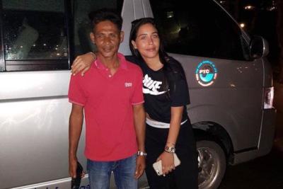 Driver returns B300k to Israeli tourist