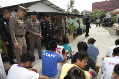 ปูพรม3ชุมชนลาดกระบัง จับยาเสพติด23คดีรวด
