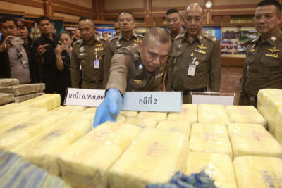10.00 น. แถลงผลการจับกุมผู้ค้ายาเสพติดรายสำคัญพร้อมของกลาง ยาบ้า จำนวน 14,400,000 เม็ด กัญชาประมาณ 1,000 กิโลกรัม ที่ กองบัญชาการตำรวจปราบปรามยาเสพติด เขต หลักสี่