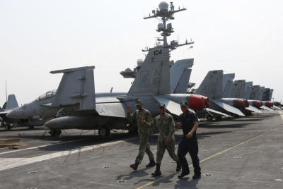 เยี่ยมชม เรือ USS Stennis
