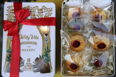 ARI'S WITTY VILLE OFFERS THE BRITISH TEA-TIME CLASSIC