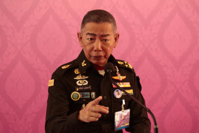 พลเอกอภิรัชต์ คงสมพงษ์ แสดงความเห็นสถานการณ์ทางการเมือง