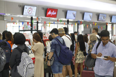 Airlines' price cuts leave tour operators in the lurch