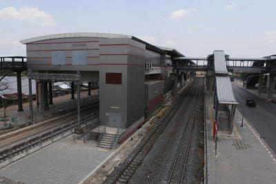 รถไฟสายสีแดงช่วงรังสิต-บางซื่อ (สถานีหลักหก ม.รังสิต)