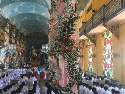 CAO DAI TEMPLE INTERIOR