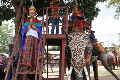 VISITING THE YEARLY MASS ORDINATION OF MONKS IN SURIN