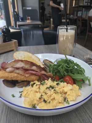 THE BREAKFAST CLUB