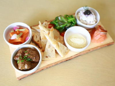 Drop by the new Rocket Coffeebar for soulful eats