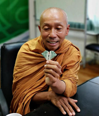 'Peace walk' monk comes back home