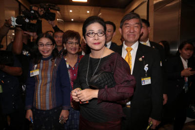 Opposition to target economy, corruption in censure debate