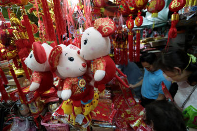 เยาวราชเริ่มคึกคักซื้อของไหว้ตรุษจีน