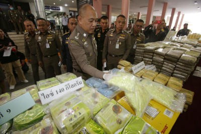 ผบช.ปส.แถลงผลการจับกุมและสกัดกั้นจับกุมผู้ค้ายาเสพติด 10 คดี