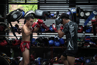 ค่ายมวยเปิดซ้อมหลังคลายล๊อคเฟส 3