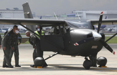 ผบ.ทบ.เป็นประธานในพิธีรับอากาศยาน Cessna 182T