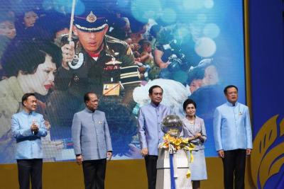 นายกรัฐมนตรี เปิดงานศิลปาชีพ ประทีปไทย OTOP ก้าวไกลด้วยพระบารมี ประจำปี พ.ศ. 2563 ณ อาคารชาเลนเจอร์ 2 อิมแพ็ค เมืองทองธานี