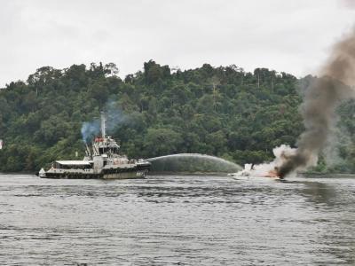 ไฟไหม้เรือสปีดโบ๊ท ที่ พังงา