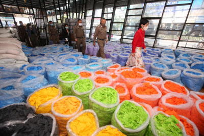 อย. ร่วม สตช. ทลายแหล่งลักลอบนำเข้าและแบ่งบรรจุถุงมือใช้แล้วไ ย่านหนองแขม ยี่ห้อ Panyos@ และ PURE Glove มูลคำกว่ 200 ล้านบาท