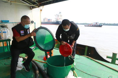 กุมลักลอบนำเข้าน้ำมันดีเซล 4 แสนลิตร