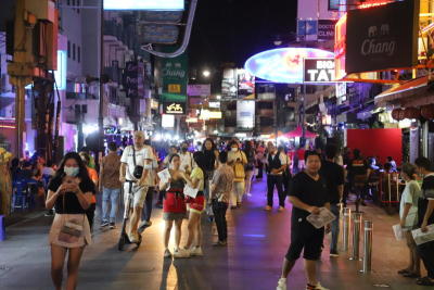 บรรยากาศถนนข้าวสารเปิดให้นักท่องเที่ยวใช้บริการ