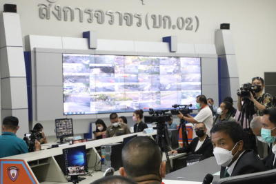 07.00 น. นายชัชชาติ สิทธิพันธุ์ ผู้ว่าฯ กทม. ร่วมหารือกับ พล.ต.ต.จิรสันต์ แก้วแสงเอก รอง ผบช.น.และเจ้าหน้าที่กองบังคับการตำรวจจราจร (บก.จร.) เพื่อติดตามดูสถานการณ์ และหาแนวทางแก้ไขปัญหาการจราจร ที่ศูนย์ควบคุมและสั่งการจราจร บก.จร.