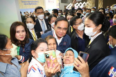 PM praises role of social media