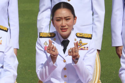นายกรัฐมนตรีและคณะรัฐมนตรี ถ่ายภาพหมู่