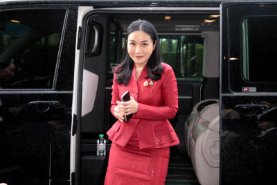 นายกรัฐมนตรี เป็นประธานการประชุมคณะรัฐมนตรี ณ ห้องประชุม 501 ตึกบัญชาการ 1 ทำเนียบรัฐบาล